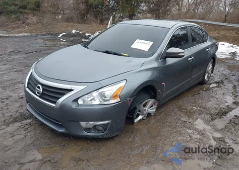 2015 Nissan Altima 2.5 z USA, uszkodzony, nr VIN 1N4AL3AP3FC231917